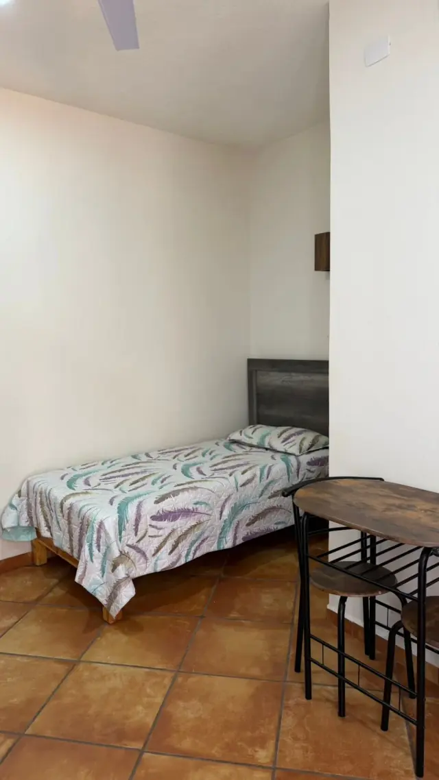 Habitación individual cómoda de la residencia